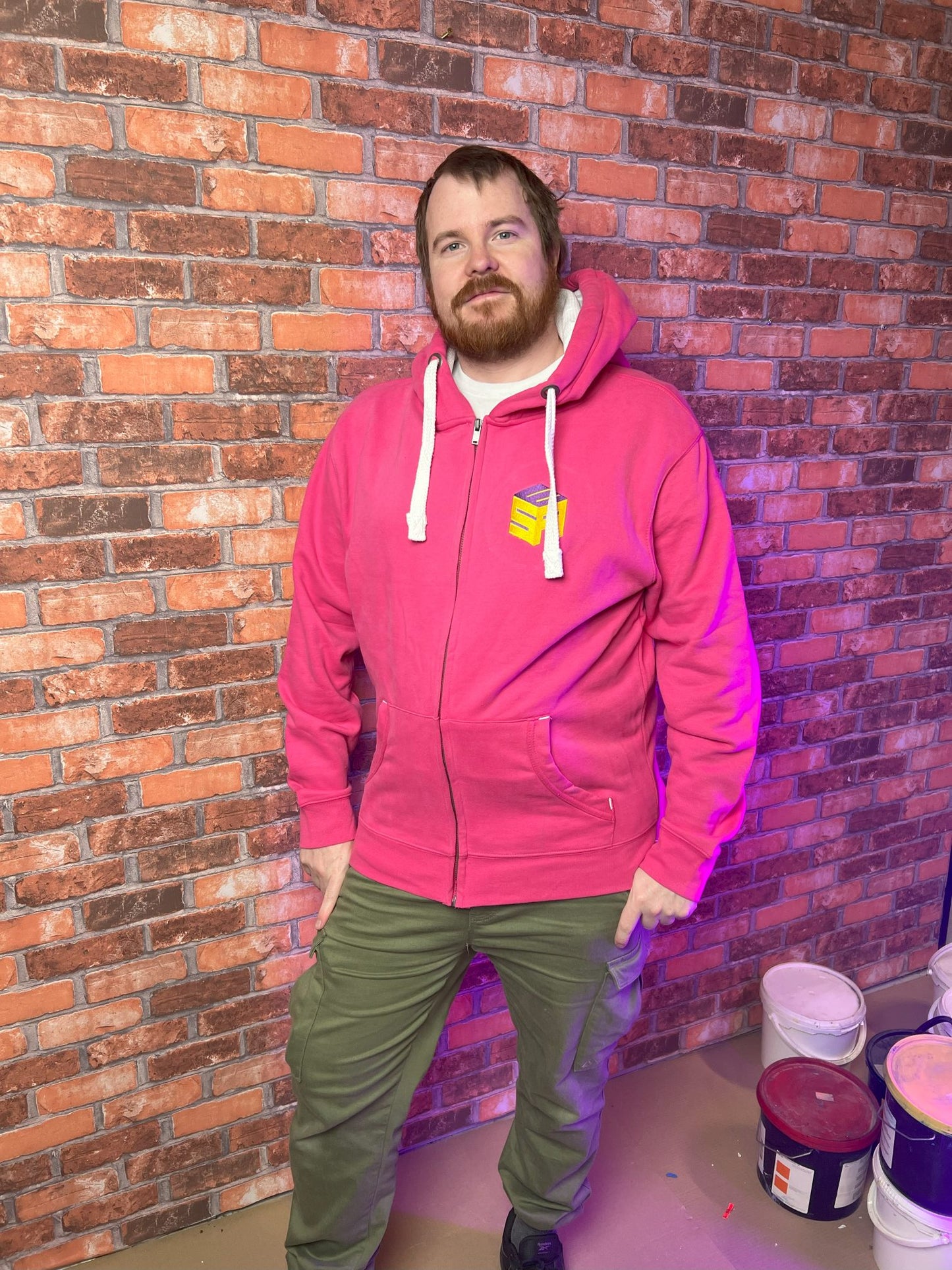 Cerise hoodie with zip
